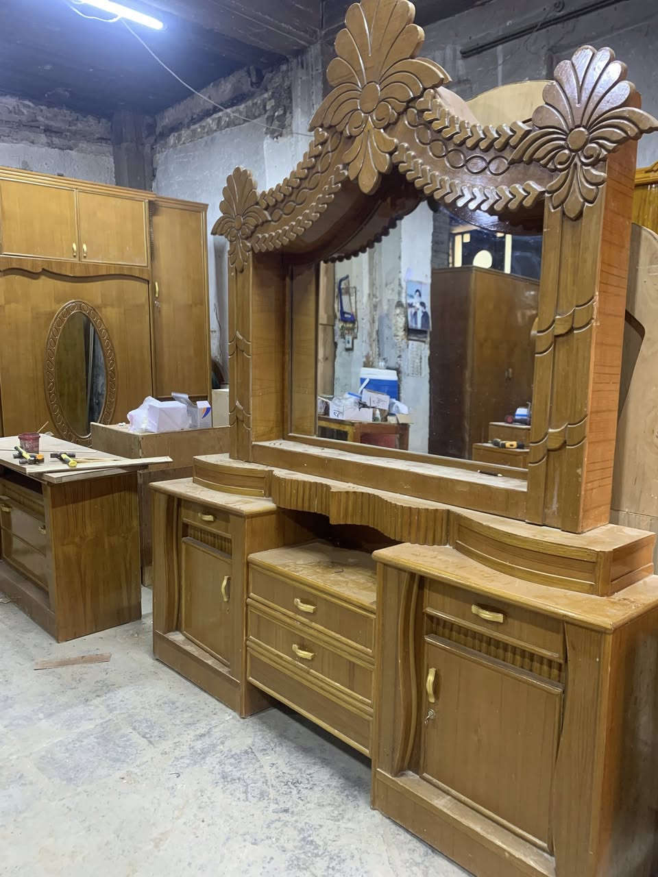 غرفه 6ابواب طابقين باب اسلايت غرفه مستعمله داخل خارج صاج ضهر جرجوبه نظيفه 95‎%‎
السعر مليون 
العنوان حله شارع ابو القاسم مجاور شارع ابو القاسم
الرقم ***********
