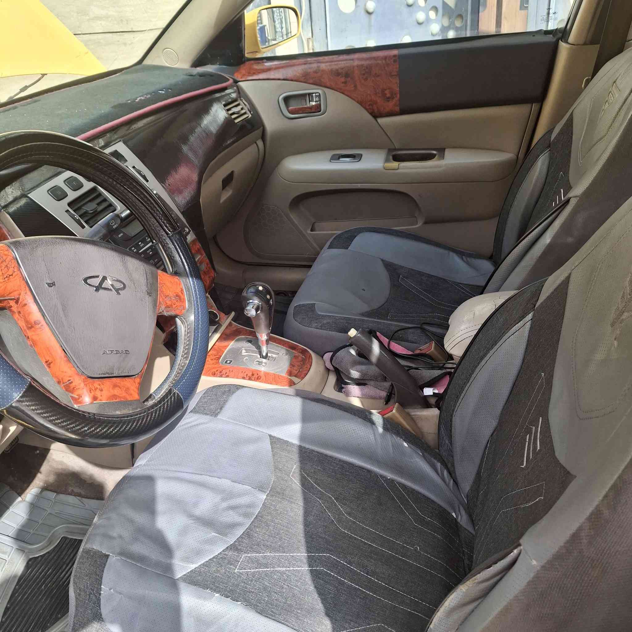 السلام عليكم
شيري a5 موديل 12 هيئه مصفره رقم دولي بسمي سياره بيه خياسات وبيها كهرائيات يرادلها ترتيب السياره بيه حادث بل بجم اني صلحتها تبريد مابيها اثر الحادث ما شديته سعرها 27 وبيها مجال رقمي  ***********
