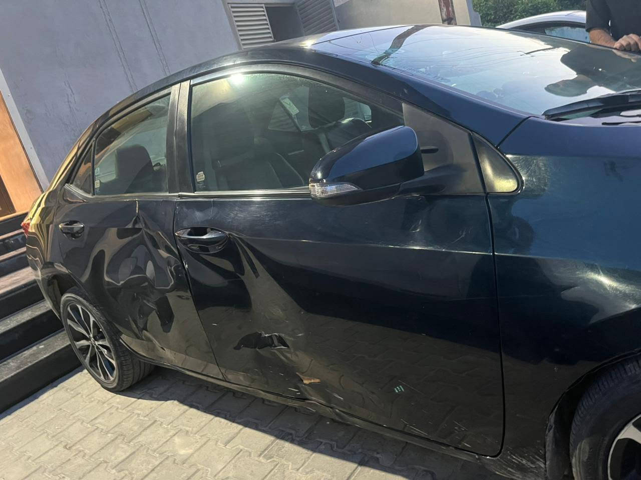 تويوتا كورولا SE موديل 2018 للبيع 🚗
المواصفات العامة:
​المحرك: 4 سلندر، حجم 1800cc (اقتصادي وقوي).
​المسافة المقطوعة: 180 ألف كيلومتر.
​الفئة: SE (مواصفات حلوة ورياضية).
​🛠️ وضع السيارة والضرر :
​الوارد: أمريكي.
​الحادث بأمريكا: جاملغ وبنيد (مبدل نفس اللون).
​الحادث بالعراق: بابين ترجع بارد، مع قطعة صغيرة تصليح حار.
​السيارة جاهزة من كل النواحي ومكفولة من المحرك والمسير.
​💰 السعر والاتصال:
​السعر المطلوب: 107 ورقة ($10,700) وبيه مجال بسيط للشراي 
​رقم الهاتف: 📱 0786486050


**إذا كنت صاحب هذا الإعلان وتريد حذفه لأي سبب، رجاءا أرسل رسالة إلى الدعم الفني**