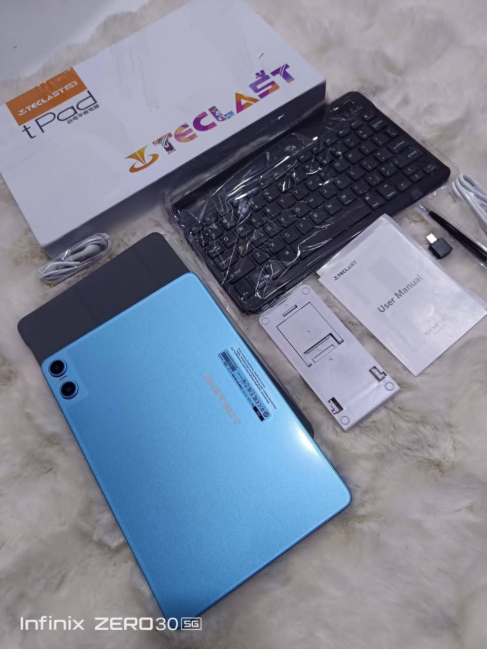 تاب من شركة teclast  الذاكرة 128G والرام 6G دبل شريحةSIM الصوت استريو نظام اندرويد 13
مع كفر دفتري ممغط
السعر:175  الف وبي مجال
بغداد حي العامل الاتصال ***********
