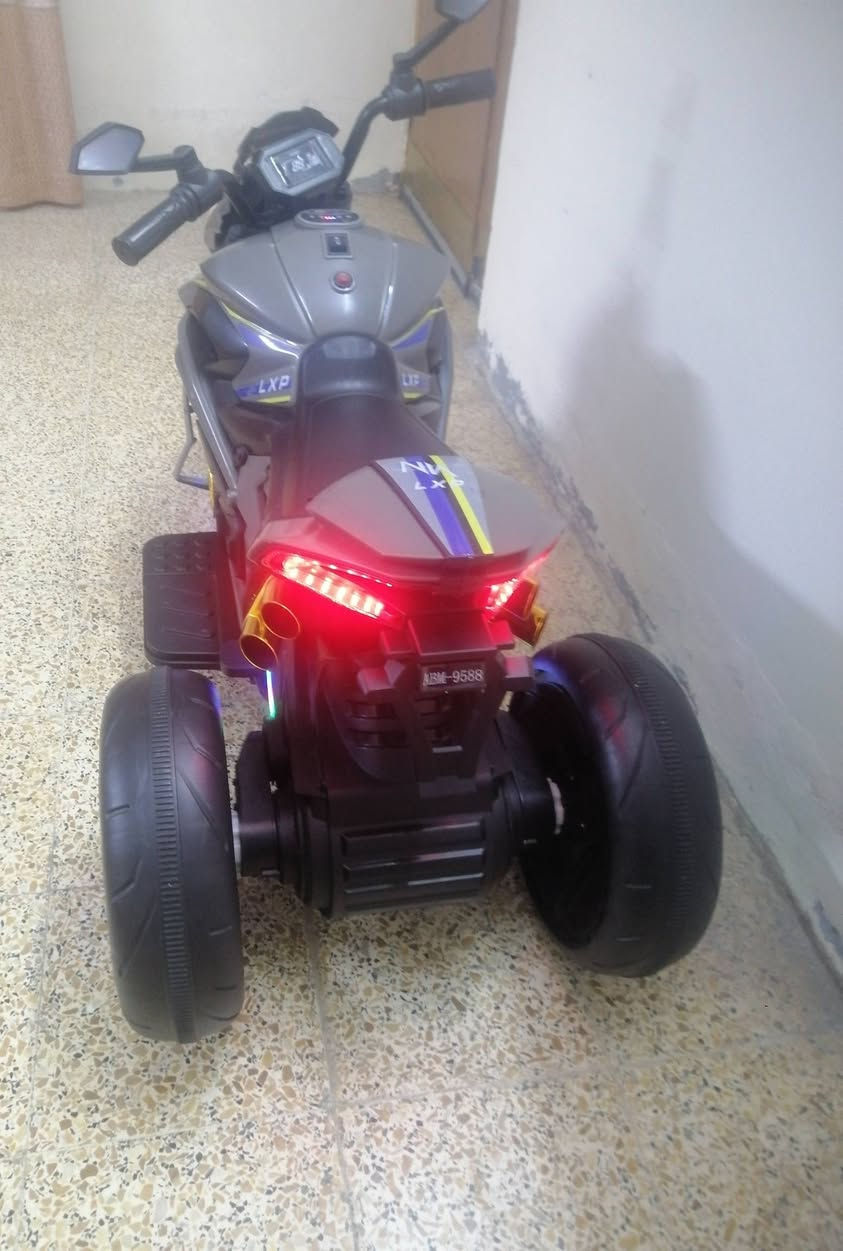 ماطور جديد مستعمل بس شهر كلو شغال شرط مابي اي نقص الحجم الكبير السعر 150قفل الاتصال على الرقم***********
