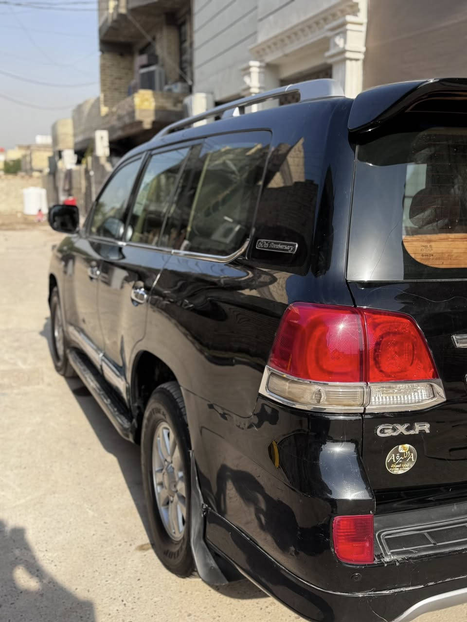 السلام عليكم لاندكروز ستينية موديل 2011 سيارة نظيفة ما بيها نقوصات السيارة مكفولة ما عدا ضربه صغيرة كد اصبعين  بالتكمة الخلفية ومعالجها مكينة مبدله طابوكة جديدة مكان السيارة بغداد العبيدي 
للاتصال *********** راسلني ادزلك السونار
