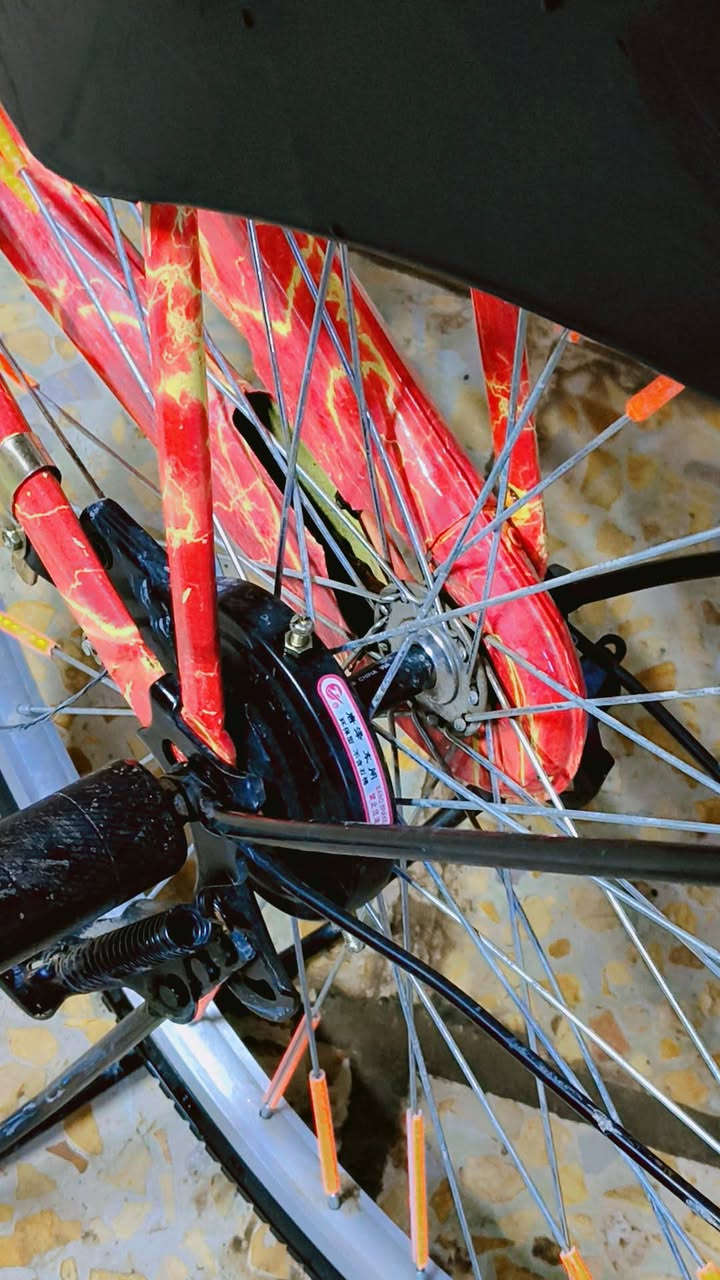 بايسكل إلى البيع بايسكل فول نضافه مديل 2023  التفاصيل أكثر التواصل على الرقم *********** السعر خاص
