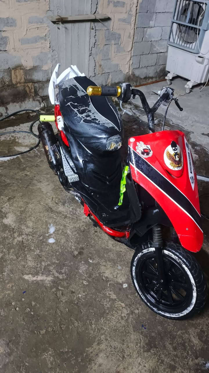 دراجه ماكس مال لعب مكفوله بوشه55
كلجات رياضي يدات رياضي مكان بغداد حي تونس 
السعر 350وبيها مجال
***********
