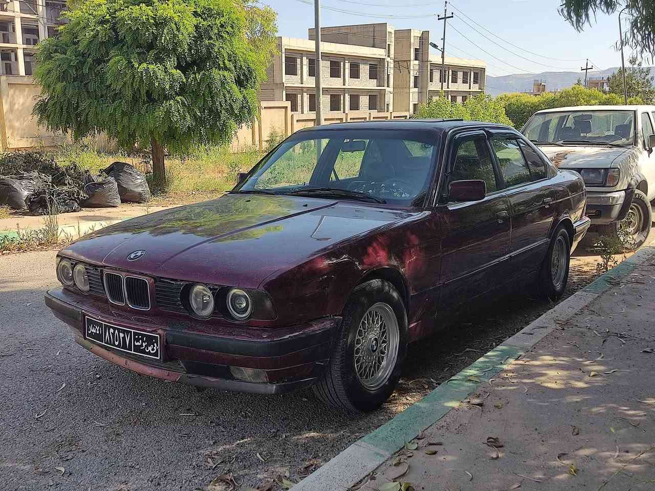 Bmw 525 گێڕ تۆماتیک
مۆدیل 1993 پێشو پشتی کەپسە ئاڕمی سلێمانی بەشەرتی غەرامە 
گێڕو مەکینەی بەشەرت هەڵمیشی نیە 
***********
admenn🖤
