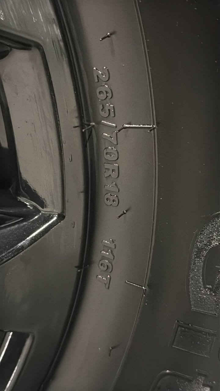 ویل و تایە بیلادی 265-70-18 تەنها ٥.٠٠٠کم ڕۆشتووە
***********
***********
هەولێر أربيل, العراق
