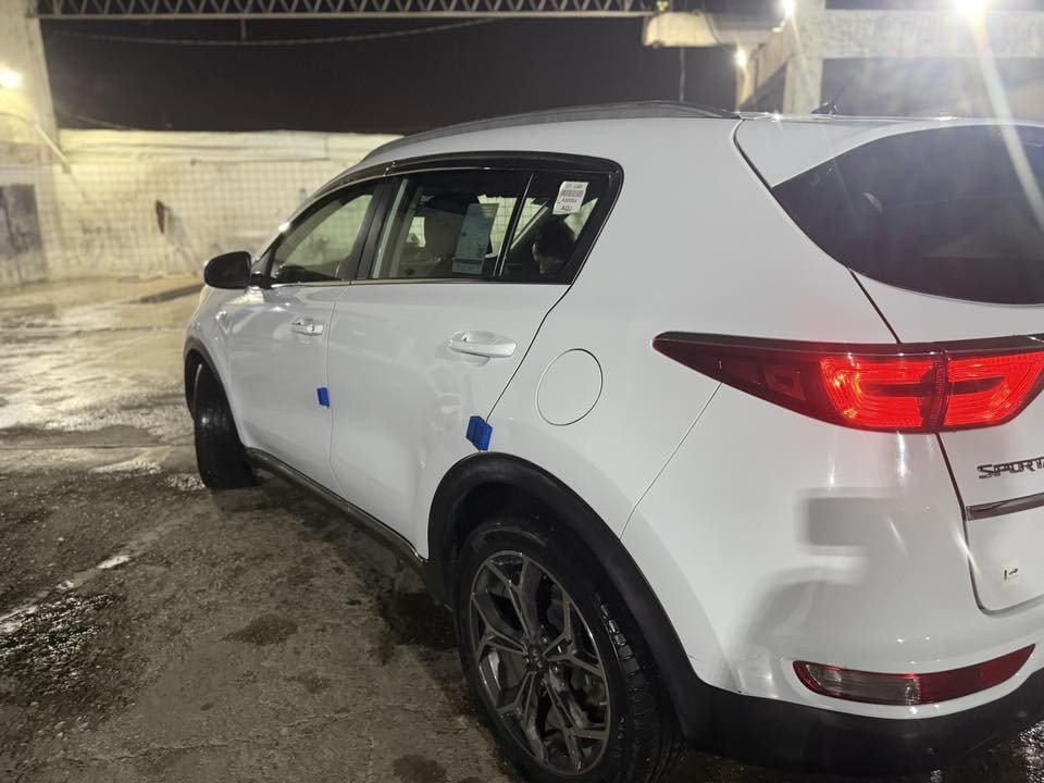 السلام عليكم كيا سبورتج ٢٠١٧ خليجي
📍رقم بغداد باسمي
📍ماشية ١٢٦
📍السعر/ ١٧٠ وبيها مجال
📍رادار امامي خلفي + تحكمات ستيرن + لايت زنون + شاشة اندرويد + شاشة اعطال 
📍 مكان السيارة / بغداد 
استفسار / ***********
