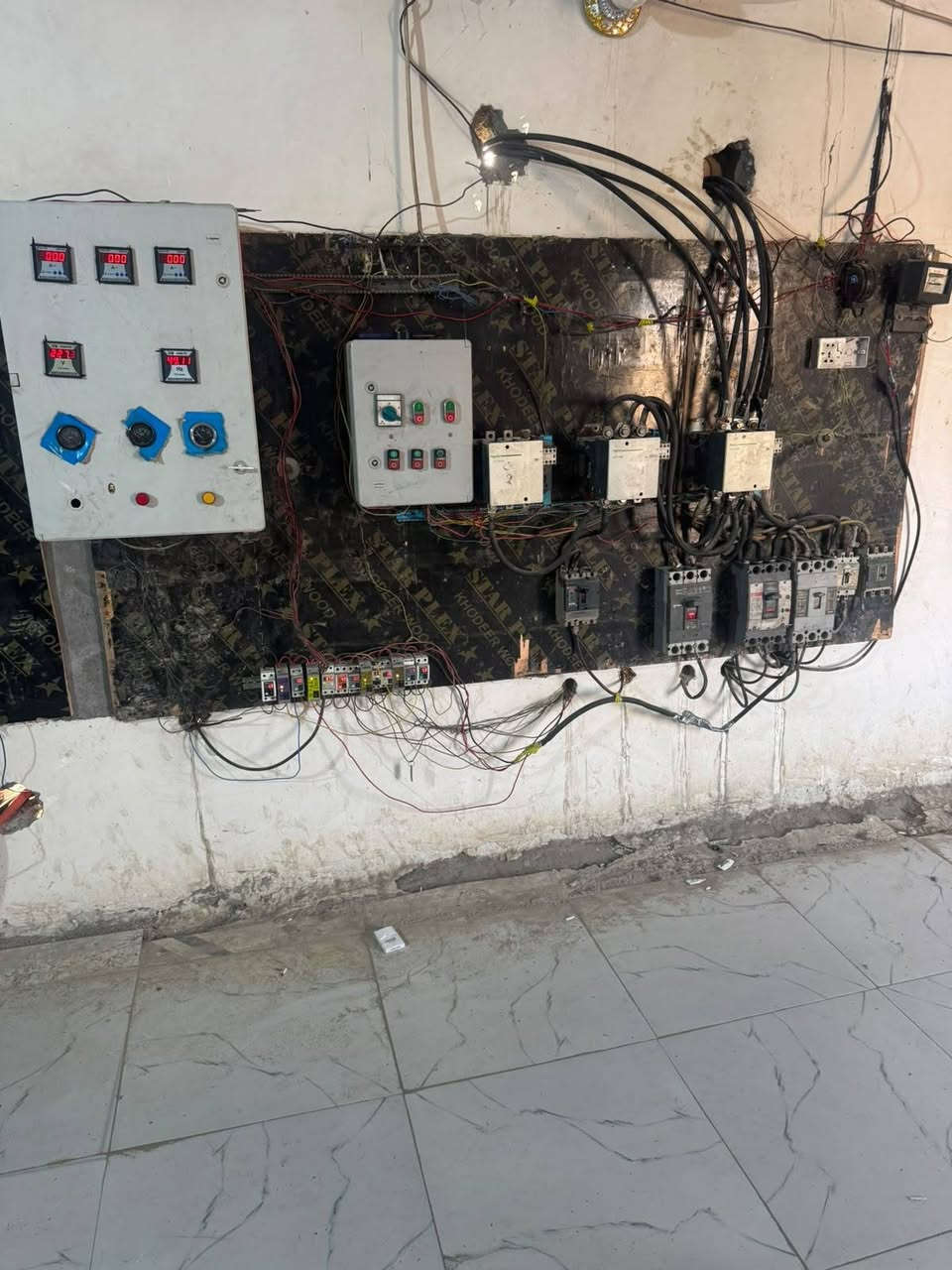 موقع لبيع ناصريه كشمره سجن لصلاحي مكاين ثنين وحده 13 وحده شتاير مجاز جازته 200 كيفي مامطلوب اي شي لا كهرباء ولا ضريبه مصفر اي شي حمل لمولد 850 وقابل لزياد تصال على هاذه رقم ***********
