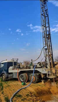 مكتب الخزرجي لحفر الابارالارتوازيه حفر وتنضيف الابار نعمل في جميع المح...