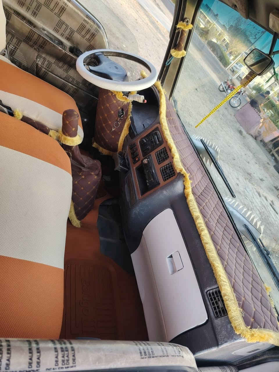 سلام عليكم سياره معروضه للبيع رقم بابل موديل 2000  انكليزي سنويه ل 31 سياره بسمي تحويل مباشر مكفوله كفاله عامه سياره بلاديه جديده معنه كلمه قماره وربع سبعه جنكال مكينه وكير جدد  تخم تاير جديد شاصي مكفول رقم شاصي واضح كهربائيات كلها شغال دوشمه جديده السياره جاهزه مال جناي مانقصها ربع سعر سياره 55 عنوان سياره واسط رجأ أقره منشور وتصل عليه رقم صاحب سياره موجود يمك ***********. ***********
