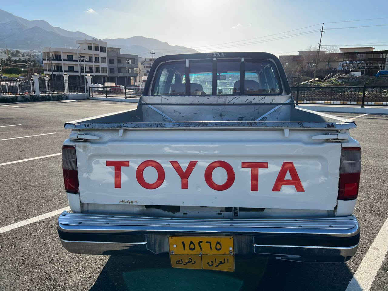 تويوتا محسن داخل سور ١٩٩٨  
وزع شريكه سياره كه له ك باقژه جديد جديده نمونه ي جوانيه 
 دوو بوست صبغ بئ داخلي ٥٠٠  دولار غورامه سر به ر هين كوشتن  رقم دهوكه  
*********** دهوك, العراق
