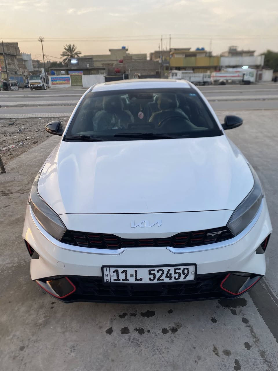 كيا فورتي 2023  السعر 160وراد امريكي حادثه بنيد  باب صايق فقط بدون دواخل السياره GT فول مواصفات هيه بعد معروفه محرك 2000 دوش رقم بغداد تحويل كامله بدون اي نقص عنوان السياره بغداد للاستفسار ***********
