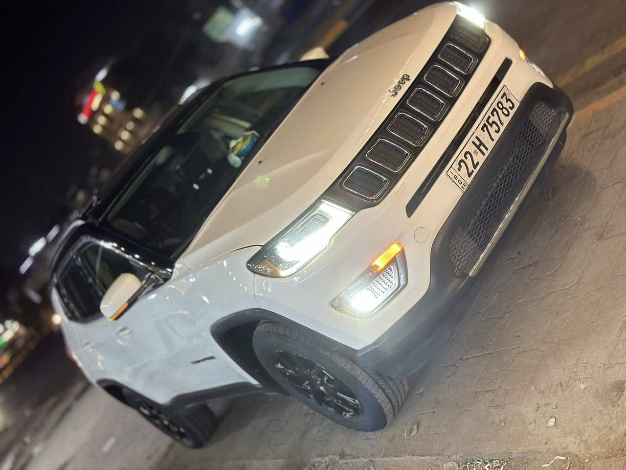 إسلام عليكم جيب كومباس مديل ٢٠٢١ السياره جاهزه من كلشي 
وبسمي تحويل ثاني يوم مكاني بغداد حادثه بس باب وجاملغ محرك ٢٤٠٠ السياره فول مواصفات الأخير مكاني بغداد ***********
