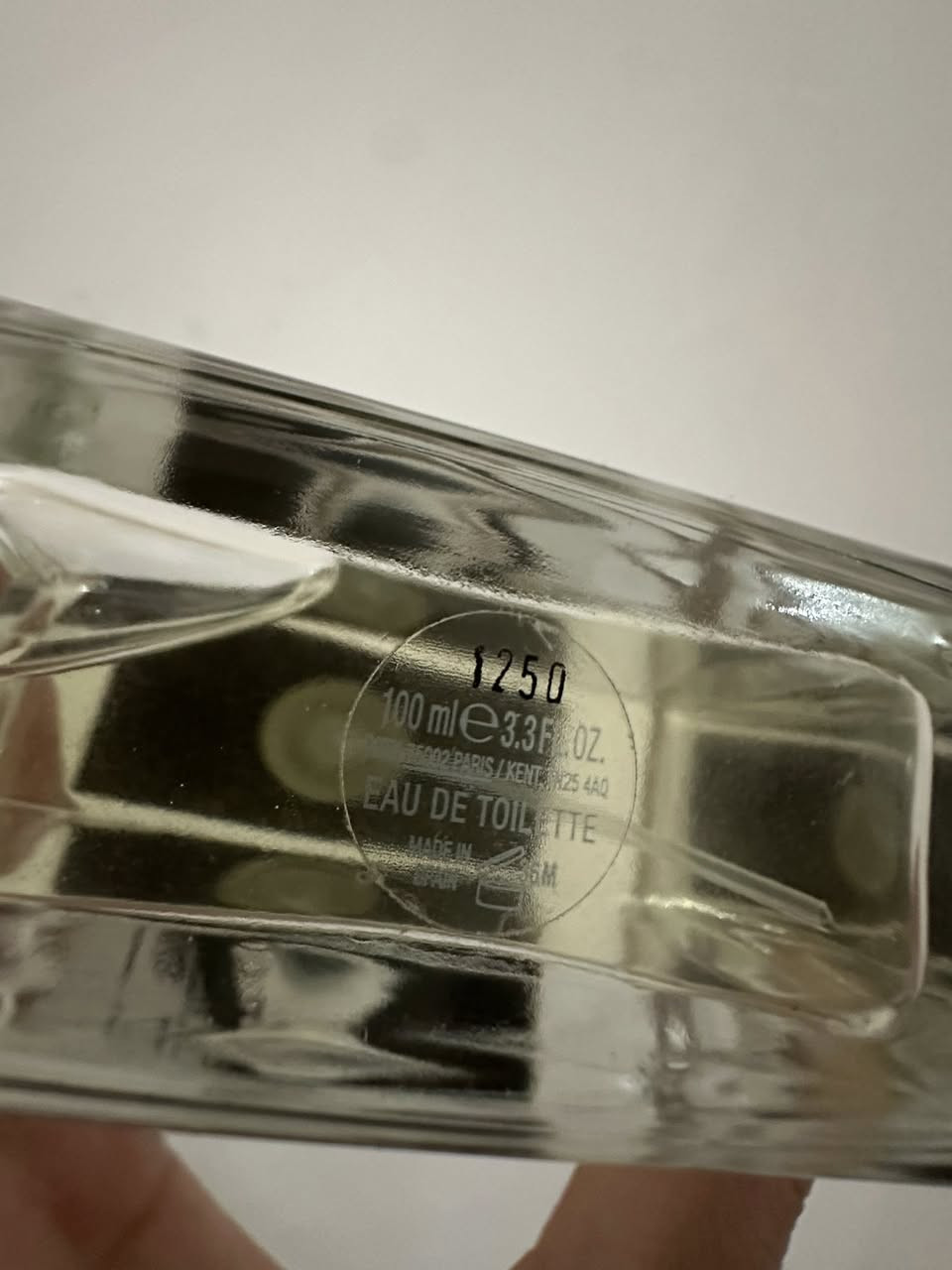 بِسْمِ اللَّهِ الرَّحْمَنِ الرَّحِيمِ

عطر calvin klein 
Euphoria men
مستخدم قرابه 5ml + بدون كارتون 

السعر 20$ 
يتوفر توصيل 🩶


**إذا كنت صاحب هذا الإعلان وتريد حذفه لأي سبب، رجاءا أرسل رسالة إلى الدعم الفني**