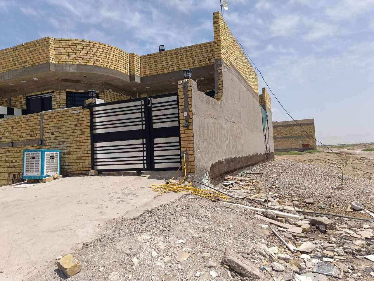 السلام عليكم بيت للبيع في واسط الكوت الموقع العسكري قرب شارع المشجر  مساحه 320ركن على شارع 60وعلى شارع 12مبني بيت 200متر على شارع 12ومخلي 120على 60ركن بناء جديد صار شهرين من مكمله فول على اخر حبايه بناء درجة اولى تريد بس البيت تريد البيت والقطعه
السلام عليكم بيت للبيع في واسط الكوت الموقع العسكري قرب شارع المشجر  مساحه 320ركن على شارع 60وعلى شارع 12مبني بيت 200متر على شارع 12ومخلي 120على 60ركن بناء جديد صار شهرين من مكمله فول على اخر حبايه بناء درجة اولى تريد بس البيت تريد البيت والقطعه 
الاتصال والاستفسار اكثر 
***********
***********
