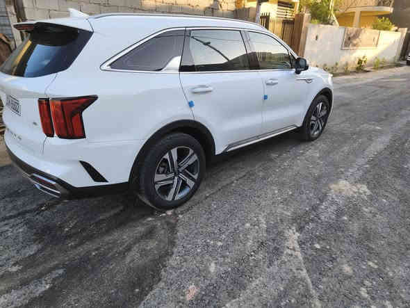 سلام عليكم
سورنتو 2021 خليجي دوليه 
مواصفاته بصمه كشنات جلد كشنات كهرباء سبعه راكب
تلث قطع تبريد لايت زنون اربع عدسات حساسات أمامية وخلفية جنطة كهرباء بردات 6 سلندر تحكمات قياده 
باقي الموصفات معروفه 
سياره ماشيه 115 الف سياره بيه بارد بلجاملغ الامامي 
وبيه كارت بلجاملغ الخلفي فقط والباقي كفاله 
رقم بغداد الدولي تحويل ثاني يوم مكاني بغداد 
سعر 265 وبيه مجال للشراي 
*********** وبي واتساب 
***********
