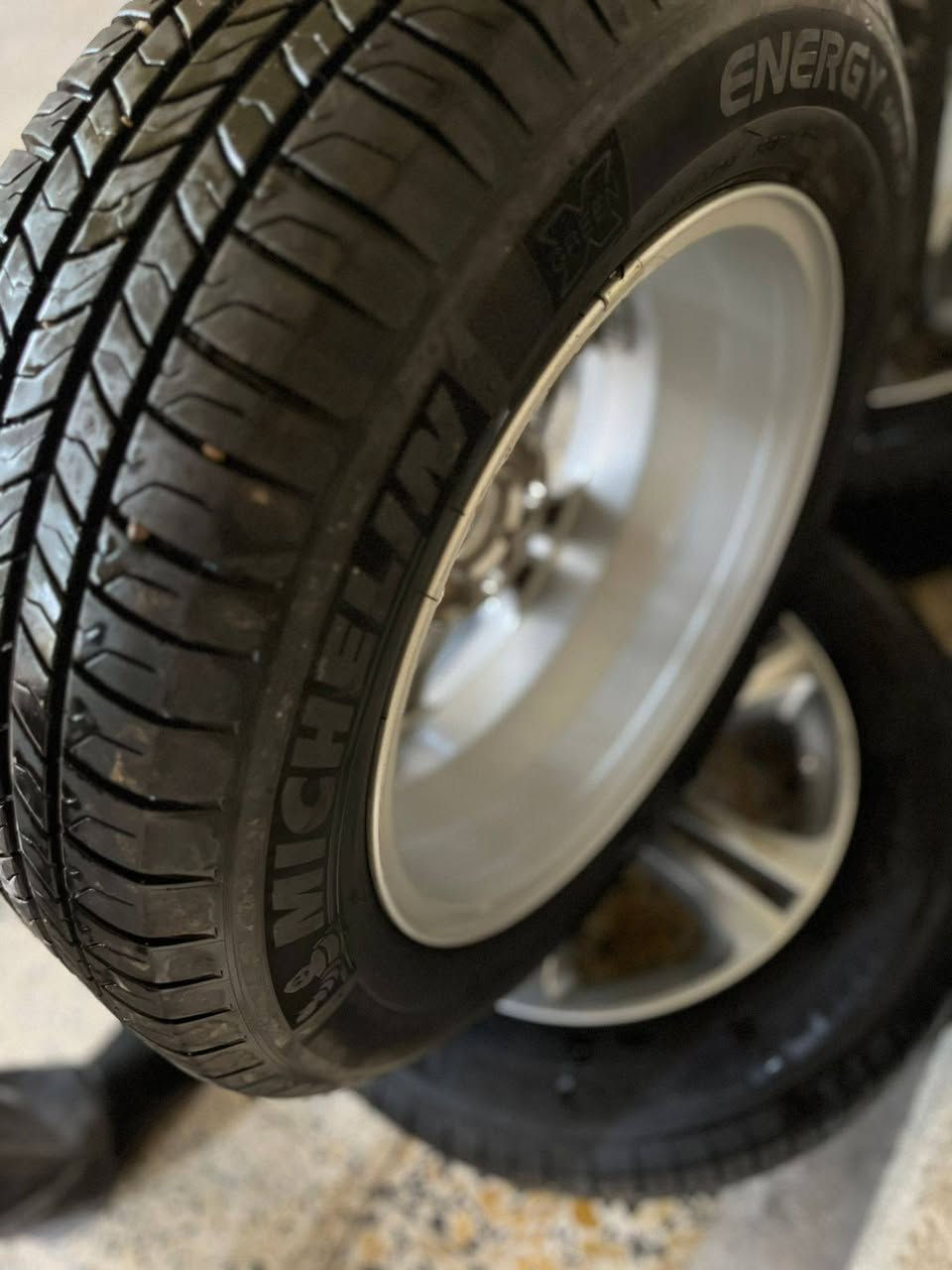 سلام عليكم
تخم ويل كب مع تايرات حجم ١٦ جديد لك تفصيخ اصلي بلاد مال جارجر موديل ٢٣ مع الحساس الاصلي
٣ تايرات مشلن بلاد
تك مبدل تفصيخ عادي
للعلم التايرات مماشين بيهن هنا والسياره ماشية ٤ الاف ميل
للبيع فقط
٤٠٠ الف مع المجال البسيط للشراي فقط يراسلني 
مكاني محافظة واسط / الكوت


**إذا كنت صاحب هذا الإعلان وتريد حذفه لأي سبب، رجاءا أرسل رسالة إلى الدعم الفني**