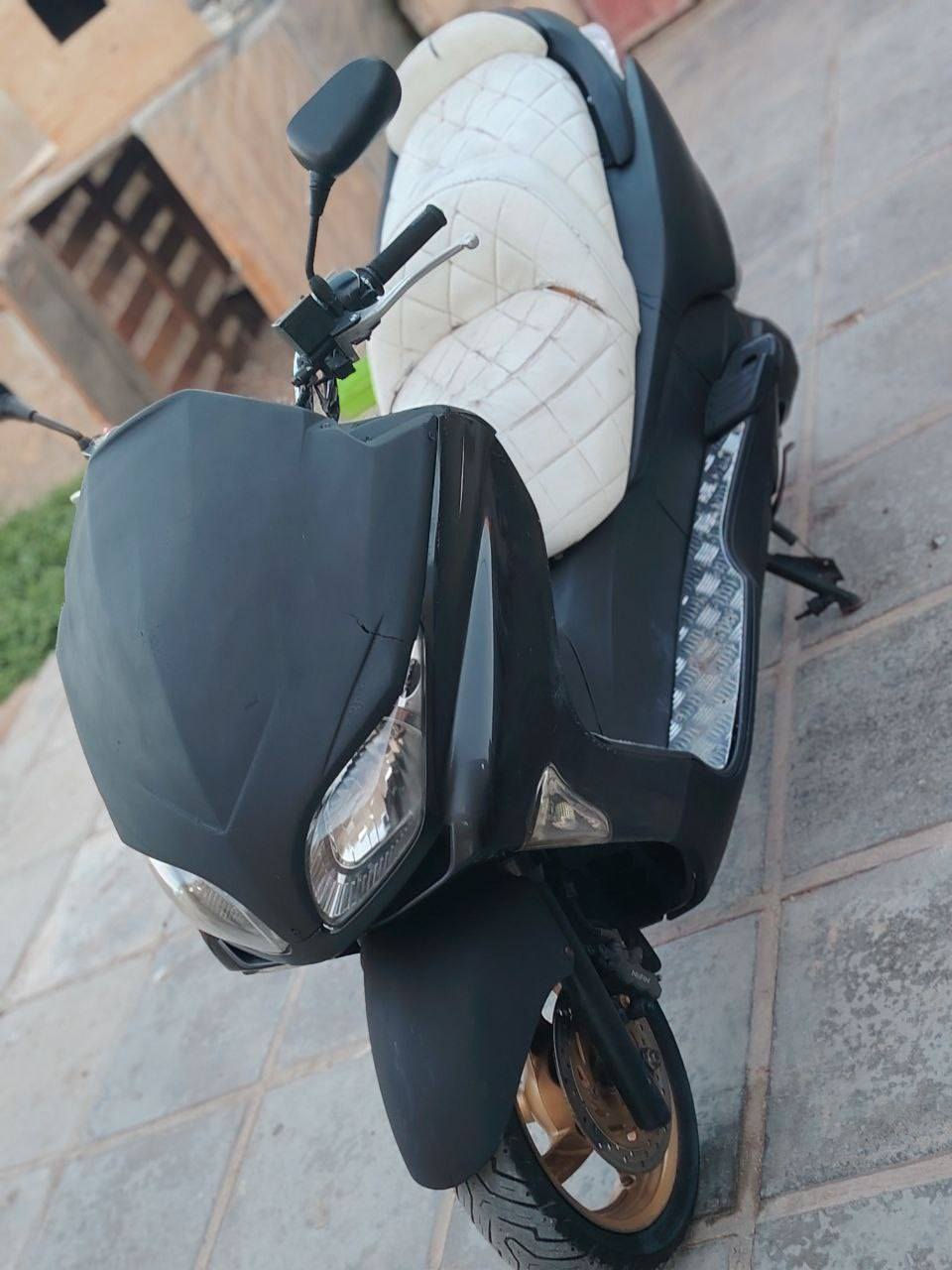 بظ فورزة ٠٩ بجم بومه فول مواصفات الكير ملغي شلعه ومعدل ١٤٠ معدل كلجات  ورة وكدام  وقايش دبلات مانقصه برغي  كهربائيات شغالة كلها   سعر التصال ***********
