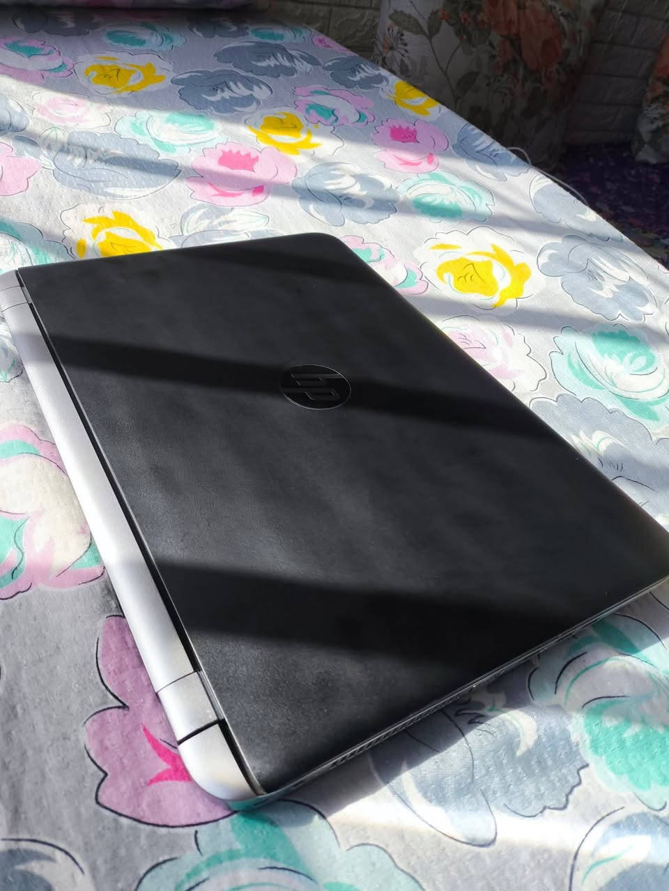 للبيع - لابتوب HP ProBook 450 G3 بحالة ممتازة
💻 جهاز عملي وسريع، مناسب للطلاب، الشغل، والدراسة، ويشغل ألعاب متوسطة مثل CS:GO ، Valorant، League of Legends وغيرها.

🔹 المواصفات:
 • المعالج: Intel Core i5-6200U بسرعة 2.30GHz
 • الرام: 8GB DDR4 ذاكرة 256 GB
 • كرت الشاشة: Intel HD Graphics 520
 • الشاشة: 15.6 بوصة
 • النظام: Windows 10 Pro 64-bit
 • DirectX: الإصدار 12
 • الحالة: نظيف جدًا ويعمل بدون أي مشاكل

💰 السعر:250 ألف دينار فقط
📍 الموقع: بغداد - حي العامل
📞 للتواصل: ***********

✅ الجهاز يشغل ألعاب أونلاين مشهورة مثل Valorant وDota 2 وCS:GO وPaladins وغيرها
✅ عمر البطارية ممتاز، والجهاز لا يعاني من حرارة أو تعليق
