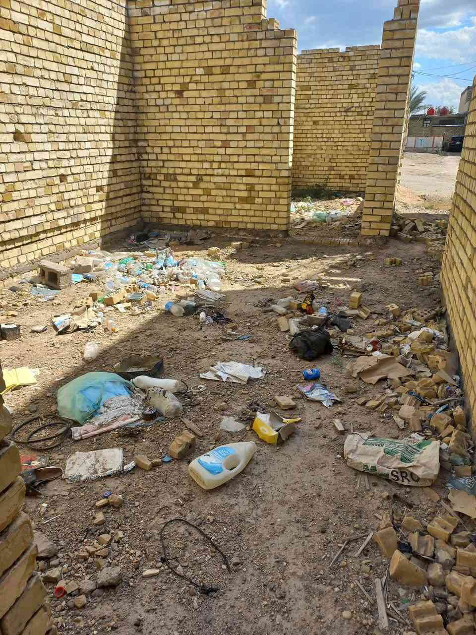 السلام عليكم..هيكل للبيع غير مسقف مساحه ١٧٥ متر حي القادة..السعر ٩٥ مليون..رقمي ***********
***********
