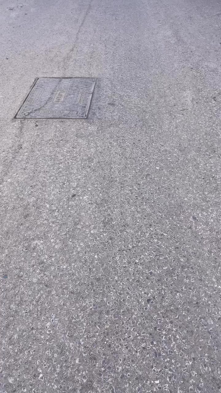 دار لبيع بناء قديم حي العامل جهه اليرموك مقابل مجمع ابو دكه فرع بنايه سعد المرشدي خامس بيت عن الشارع العام
بيت مساحه 218
بيتوت يتكون 2 غرف نوم
كراج جبير
صاله 
استقبال
مطبخ
صحيات عدد 3 
بيت بناء قديم بس من داخل نظيف البيت 
تواصل على صفحه 
او رقم ***********
