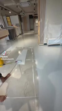 متوفر لان في محلات ميثم للاصباغ طلاء خاص في الارضيات يعمل على جميع الا...