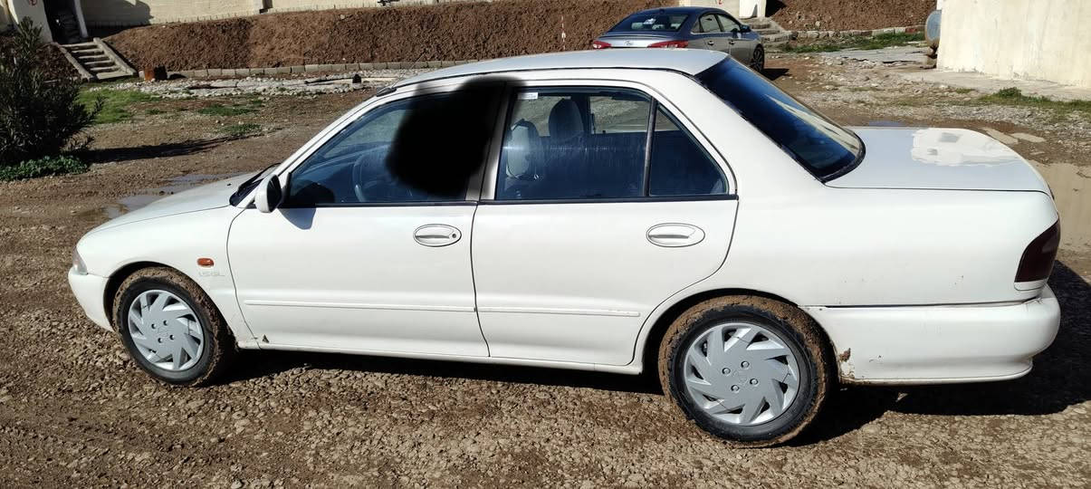 السلام عليكم
🚗سيارة بروتون نظيفه «غير محوره غير مطلوبه» احسن من الصور موديل 2002سنويه باسمي2030 رقم الماني انكليزي موضح  بلصوره محرك 1500 شرط ولا صرف ولانفخ ولا رخاوه غرفتها نضيفه تبريد تدفئه شغال تواير جدد قبل شهر شديتهن   لا صبغ لا معجون ولا دواخل شرط الدعاميه الخلفيه شويه مصبوغه 
السعرر55$
***********
***********
