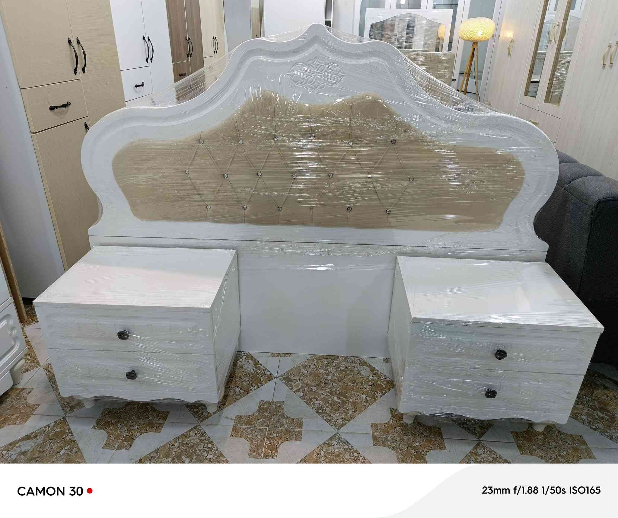 ناونيشان/سليماني/كانيسپيكه/پيشانگاي مه ليك

👉سعري/٧٥٠  هه زار 

تاقم نوستني توركي/٦  پارجه  به دؤشه كه وه

موادي بالام پريس/درگا/  ره نگي  سپي 

قياسي سيسه م /١٨٠  به/٢  مه تر

زؤر تازه يه نموونه يه له جوانيا مالي دؤسته 

هه ربه ريزي خوازياره ئه تواني په يوه نديمان پيوه بكات

گه ياندنيشمان هه يه بؤ سه ر جه م شاره كان 

***********  viber
