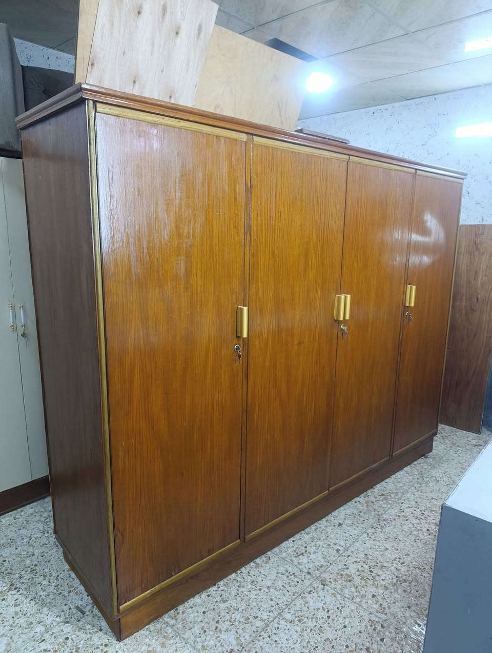 سلام عليكم / غراض للبيع 
غرفتين صاج
وبوفيات عدد 2  / مكاني كركوك 
 أسعار عالخاص او عالواتساب ***********
