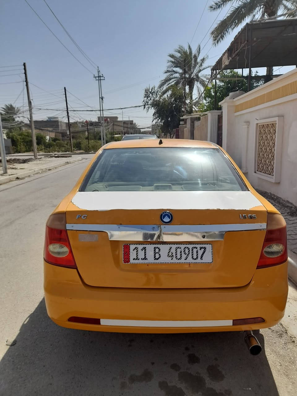 للبيع جيلي fc موديل 2012 رقم نكليزي بغداد مصفره هيئه وغرامات سنويه ل 27 كير ومكينه لاتنقيص ولاتبخير كهربائيات كله شغاله تخم تاير فقط هلالات خلفيه معمره للاستفسار الاتصال ***********
