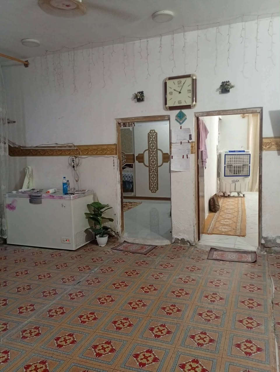 🏡 #للبيع_بيت_ركن_مع_قطعة_أرض

📍 الموقع: الكوت –  نواب الضباط (المقابل للسياسيين)، قرب مدرسة القلم، على الشارع العريض.
📐 مساحة البيت: 300 م²
📐 مساحة القطعة خلف البيت: 175 م²
🏠 البناء:
✅ صالة
✅ غرفة استقبال
✅ مطبخ
🚗 بيت ركن بموقع مميز وعلى شارع عريض.

💰 سعر البيت وحده: 30 مليون دينار

💰 سعر البيت مع القطعة: 37 مليون دينار

🟢 واتساب: ***********

📞 اتصال: ***********

نستقبل عروضكم وطلباتكم لجميع أنواع العقارات في محافظة واسط.

#النبراس_للترويج_العقاري
#الواسطي_للعقارات
#عقارات_واسط
#عقارات_الكوت
#بيع_وشراء_العقارات
#بيوت_للبيع
#اراضي_للبيع
#نواب_الضباط
#حي_الجوادين
#السياسيين
