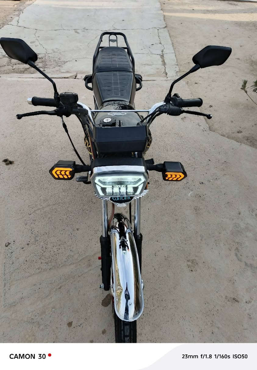 سلام عليكم اخوان ماطور موديل24للبيع دراجه شوفت العين  محرك شرط كهربائيات السعر700وبيهه مجال العنوان(كركوك قضاءالحويجه) يتصل ***********
