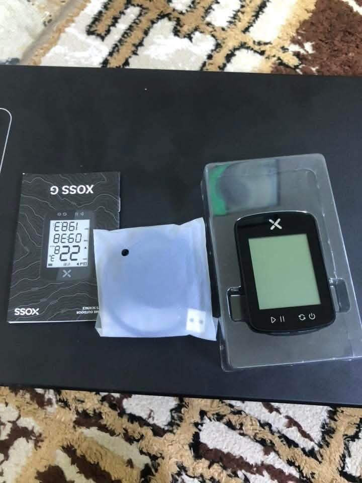 🚴‍♂️ عداد بايسكل ذكي XOSS G Smart GPS - لعشاق الدراجات والرياضة 🚴‍♂️
لكل محبي قياس الأداء والسرعة! متوفر الآن جهاز XOSS G الذكي، العداد الأصلي المخصص للبايسكلات بتكنولوجيا الـ GPS.
أبرز المواصفات والميزات:
 نظام GPS مدمج: تتبع دقيق للمسار والسرعة والمسافة بدون ما تحتاج تربطه بالإنترنت أثناء القيادة.
 شاشة واضحة (1.8 إنش): إضاءة تلقائية واضحة جداً بالنهار وبالليل لمعرفة قراءاتك بلمحة واحدة.
 بطارية قوية: تدوم لفترات طويلة وشحن ممتاز للاستخدام الخارجي المستمر.
 مقاومة للماء: تصميم متين يتحمل الظروف الجوية المختلفة والأمطار.
 مزامنة ذكية: يدعم الربط مع الموبايل عبر تطبيق XOSS ومزامنة البيانات مباشرة مع تطبيق STRAVA الشهير.


**إذا كنت صاحب هذا الإعلان وتريد حذفه لأي سبب، رجاءا أرسل رسالة إلى الدعم الفني**