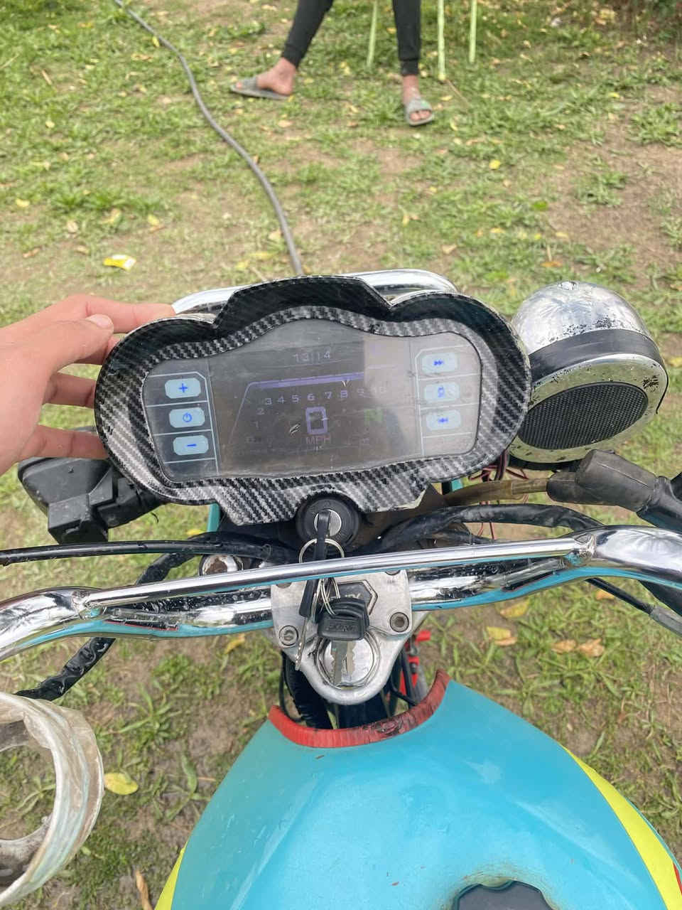 سلام عليكم دراجه سونك للبيع موديل 23محدثه 25الدراجه كفاله كولشي بيهه شغال كهرباءيات كامله اوراق اصولي العه معدل فول محركهه ماملعوب بي  السعر 575وبيهه مجال حك الجيه مكاني المحموديه الطيفيه  ***********بي واتساب
