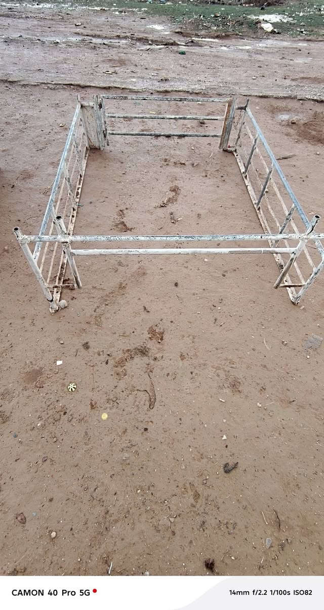 السلام عليكم يتوفر لدينا غراض بيكم تيوتا بونيد مال 92 دعميه  خلفي دبل + محجل مال تك  مكان موصل جانب اليمن  ***********
***********
