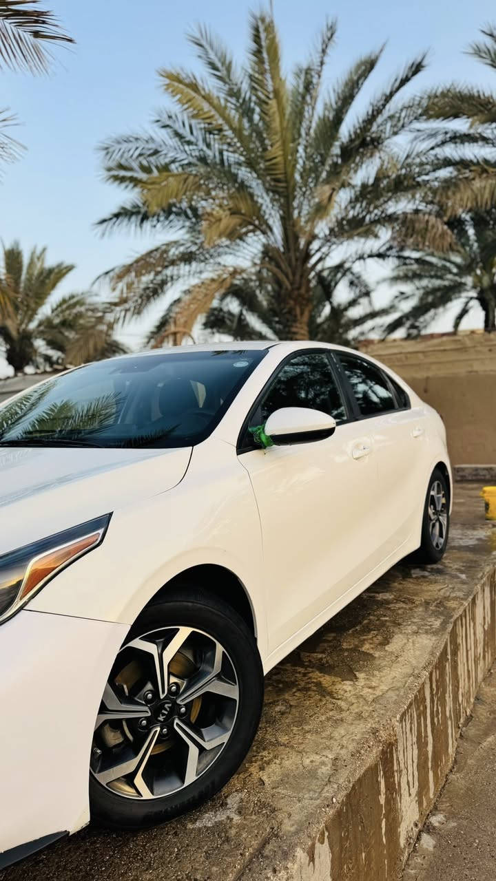 السلام عليكم اخون كيا فورتي موديل 2019وارد امريكي بيها بنيد صبغ وخشم الجاملغ جهة الراكب بارد السياره ماشيه 104الف ميل السياره بيها رارد تحديد مسار توقف ذاتي تبريد بيانو ثلج مكينه كير كفاله السعر 133وبيها مجال العنوان حله ورديه خارج ***********
