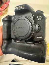 كانون 7D ii بدي مع ملحقات رام حقيبة ناقلة صور  السعر 650 الف 077188989...