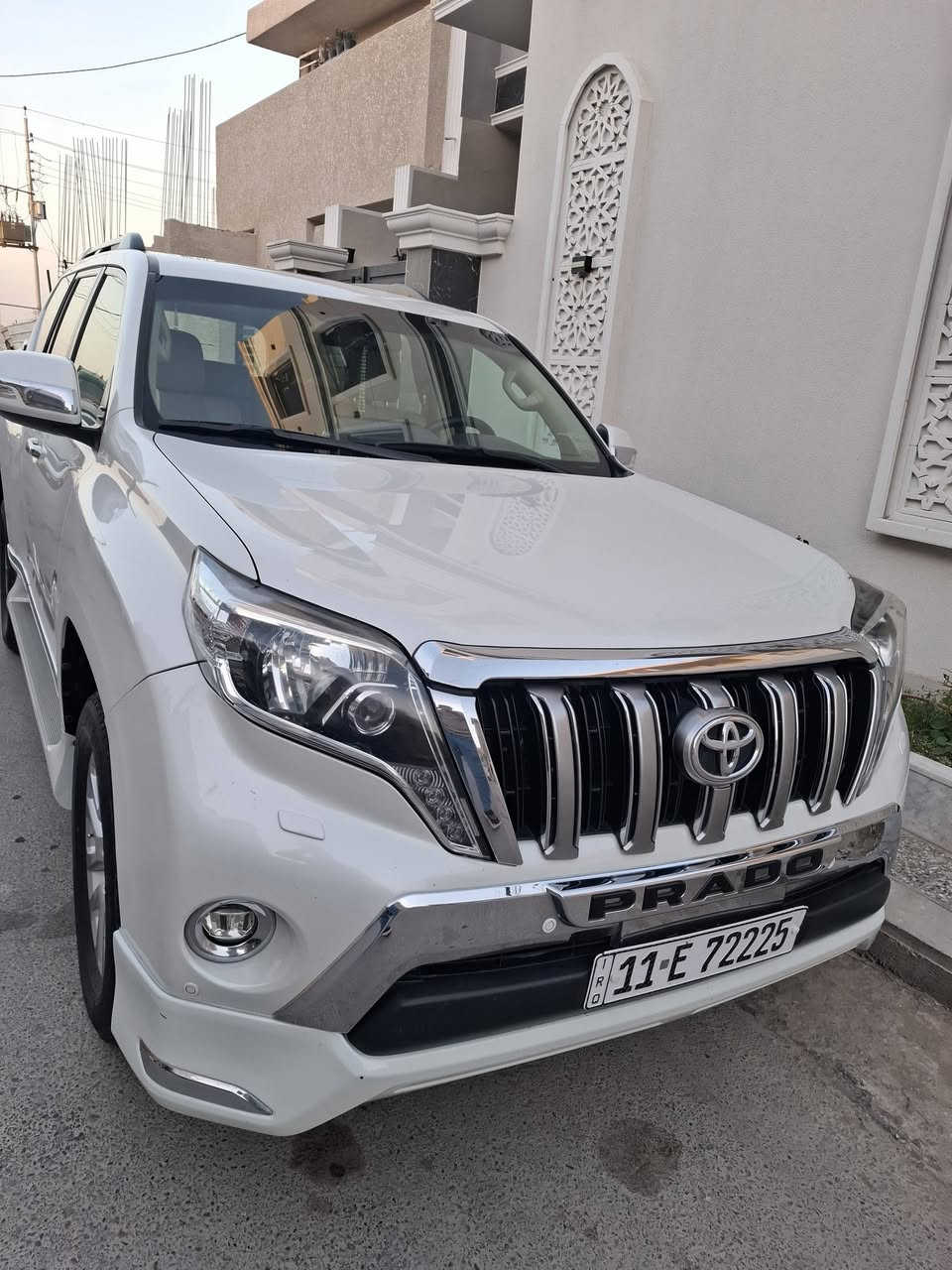 سلام عليكم برادو مديل ١٥ نظيفه خير من الله محرك ٦ سياره جديده بمعنه الكلمه عدا بارد قليل بل باب خلف سايق فول مواصفات vxمعروف مواصفاتهه مناقصهه شي خير من الله  سعرهه 340 مكاني شعب قرب سيطرت الشعب القديمه وهاذه رقمي ***********
