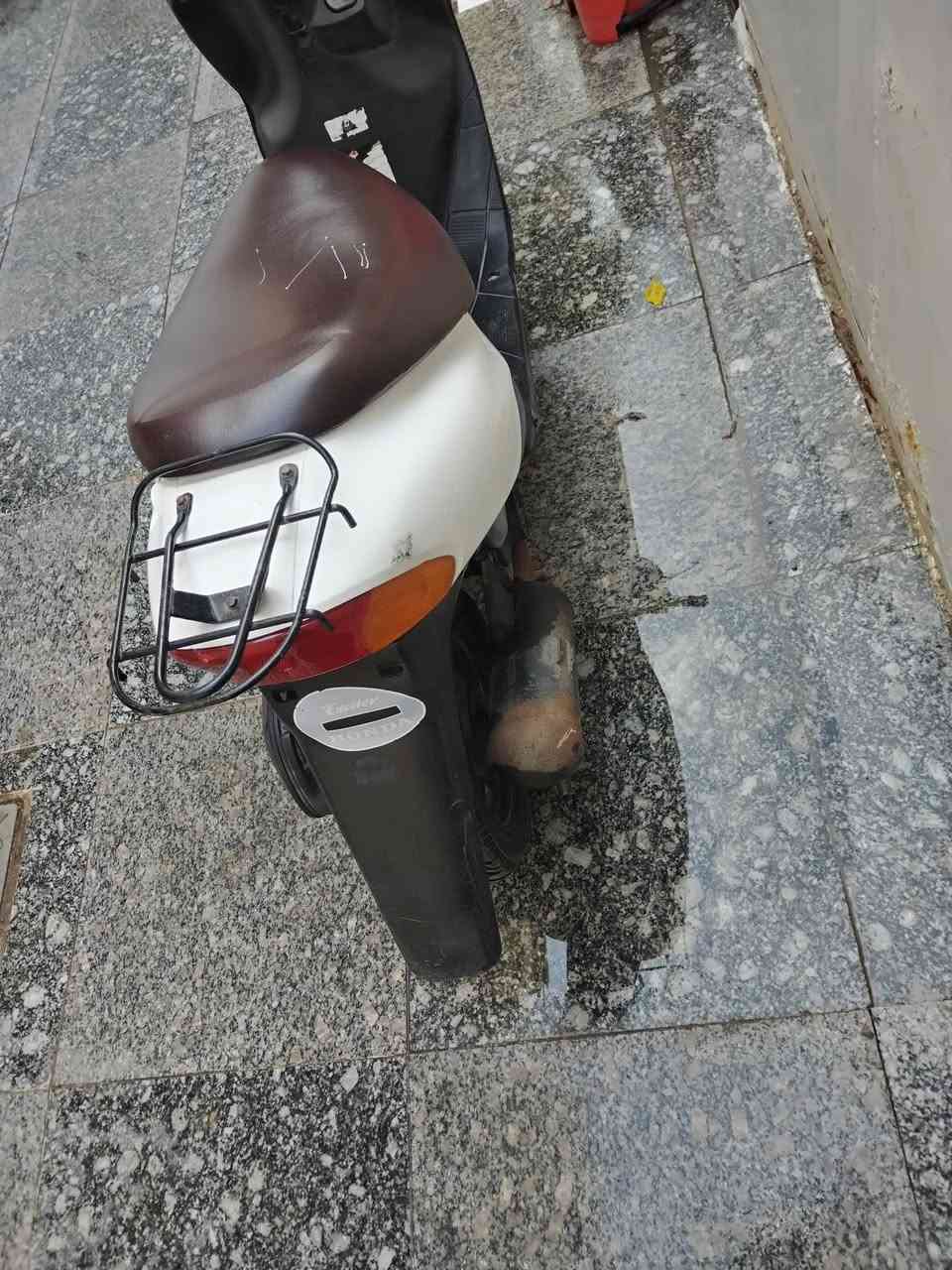 سلام عليكم لبيع دراجه سازوكي رياضي دراجه مطلعه وكيل صارله فتره عندي أوراق بأسمي درجه نضيفه رايده 250 مكاني ميسان اللأتصال ***********
