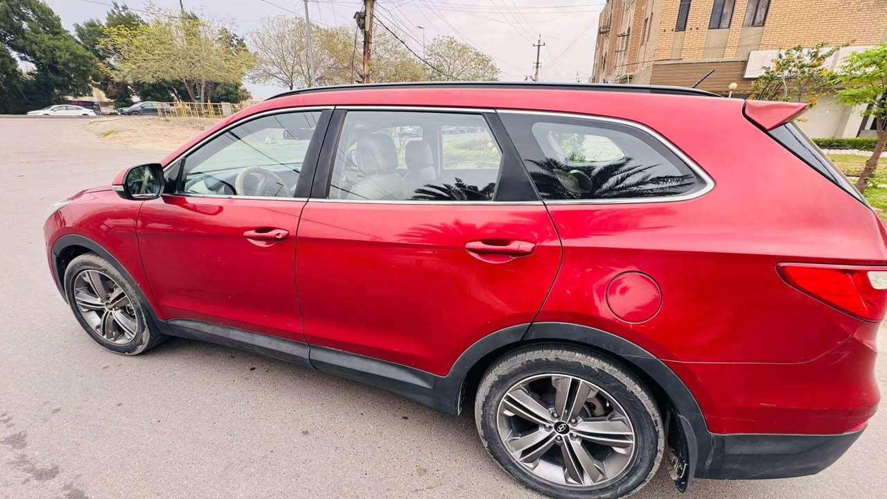 السلام عليكم 
سنتافيا 2014 خليجي 
محرك 3300
ماشيه 210000
قطعتين تبريد 
7 راكب 
رقم بغداد 
السعر 15000 وبيها مجال بسيط 
للتواصل ***********
