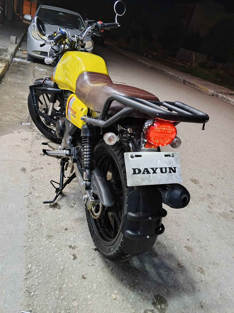 دايوان لايتي موديل 24
الدراجة مابيها أي نقص كفالة عامة أوراق سكنر 
السعر مليون و 400 وبيها مجال
مكان كربلاء حي النصر 
متواجد خاص 
***********
