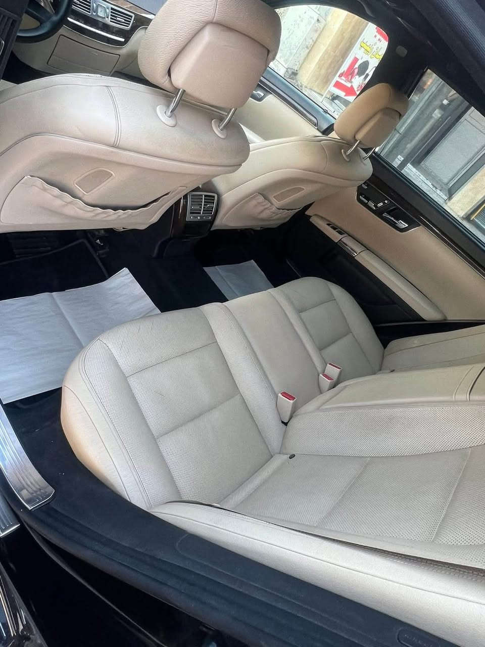 للبيع او مراوس 
مرسيدس خليجي مكفوله 2011 AMG
ماشيه 98 الف
المواصفات فول 1/1 :
- محرك V6 المرغوب
- ⁠فتحة سقف SlideRoof
- ابواب شفط كهرباء
- صندوق كهرباء
- داخل لون بيجي وقهوائي مطعم ب صاج
- ⁠كشنات جلد + خزن Memory
- كشنات كهرباء امامي / خلفي
- شاشة وسائط + كاميرا خلفية
- مري شفط / اشارة بالمري
- ماوس تحكم + تحكمات ستيرن
- حساسات اصطفاف امامي / خلفي
- سيدي جينجر 6 اقراص
- ⁠سستم صوت Harmankardon
- ستيرن كهرباء وتدفئة
- تبريد منفصل + قطعتين مع تحكم خلفي
- لايتات داينمك اوتو Dynamic
- بردات ابواب + برده خلفية
- تجاوي كهرباء امامي + خلفي
• السيارة كلشي بيها بلادي وكل اوبشناتها شغاله
• ⁠تايرات جدد شادها *********** مكان كربلاء
