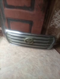شباك لاندكروز • قطع غيار • قابل تفاوض
