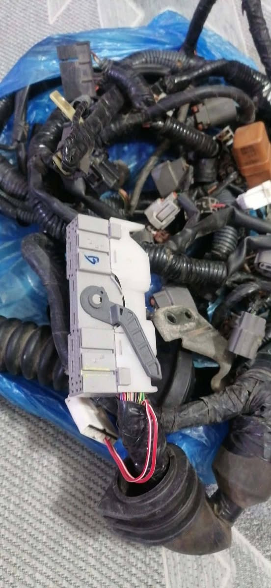 السلام عليكم ظفيره نيسان صني ياباني للبيع مال كصه السعر ١٥٠ قفل  ***********
