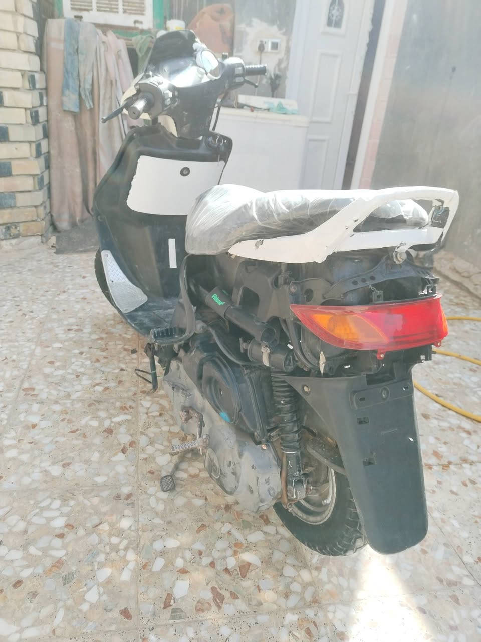 فراشه للبيع مكينه مكفوله مامفتوحه السعر 300 وبيه مجال. رقمي. ***********

