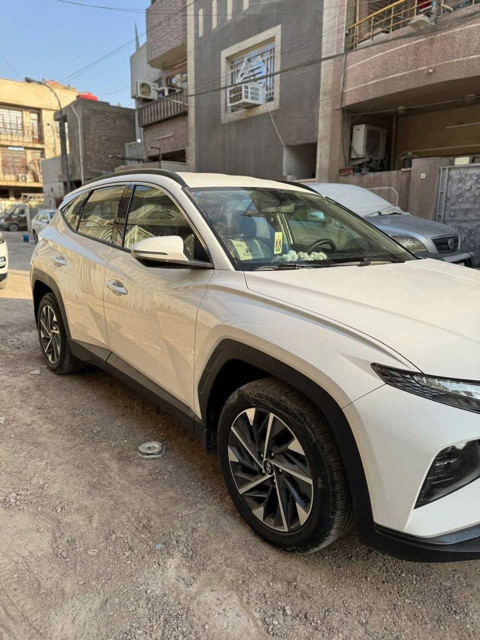 توسان ٢٠٢٤ خليجي
السيارة  : هيونداي توسان رقم اربيل شرط التحويل
الموديل2024 خليجي مكفولة كفالة عامة 
🛑 المواصفات  العامة :
♦️المحرك 2000 دوش
♦️عداد المسافة78000 كيلو
♦️اللون ابيض ⚪️
♦️بصمة تشغيل او تشغيل عن بعد
♦️ شاشة امامية 
♦️تحكم مقود
♦️كامرات 
♦️داخل جلد 
♦️كشن كهرباء 2
♦️سايد بريك بصمة
♦️كشن تدفئة تبريد
♦️حساس امامي خلفي 
♦️انظمة قيادة متعددة 
♦️ قيادة ذاتية 
♦️ابل كاربلي  
♦️ تبريد خلفي 
♦️حساسات ضغط الاطار 
♦️شاشة تدعم كاربلي 
♦️عداد ديجتال 
♦️شاحن لاسلكي 
♦️مري شفط 
♦️بردات خلفية

بيهة رصعة صغيرة بالجاملغ الامامي ووحدة بالجنطة 

السعر٢٠٥ ورقة هوبيهة مجال بسيط *********** بغداد
