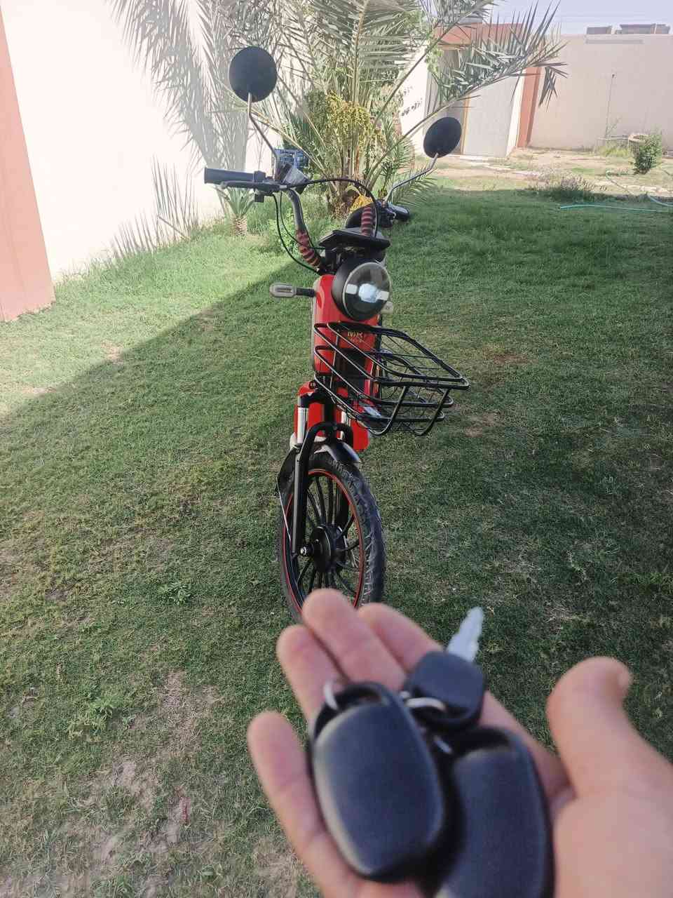 للبيع ماطور شحن النوعية النادرة الفول شحنه🔋⚡ فول بطاريات 4 جدد بل باكيت كامل ما يعوزه ألف السعر 300 ويرهم مراوس بجهاز إيفون عنواني بيجي للتواصل ***********
