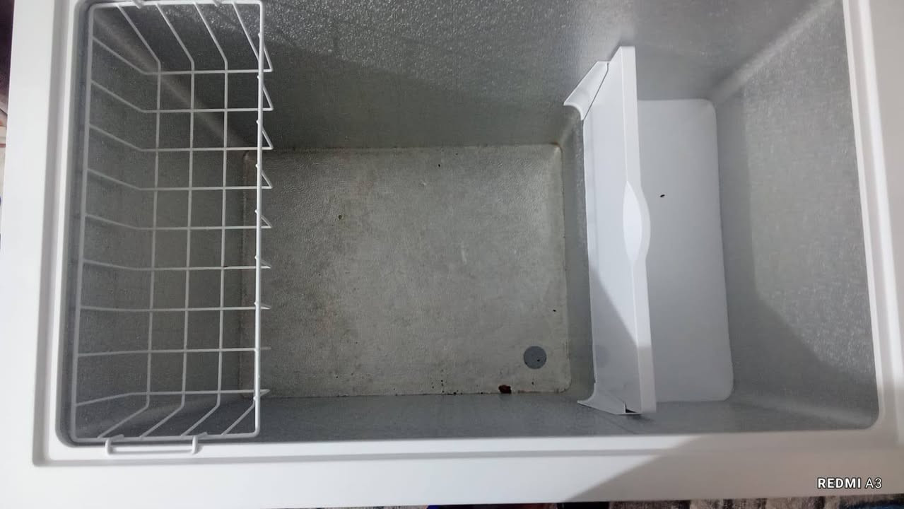 ثلاجه مبرده مجمده كلهن نظيفات ***********
