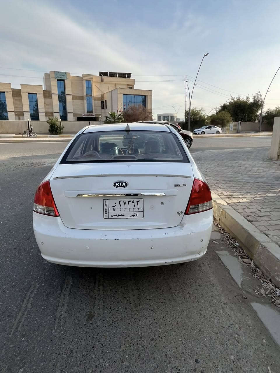 السلام عليكم 
سيراتو ٢٠٠٨ خليجي محرك ١٦٠٠ دوش جديد رقم الانبار تحويل مباشر بيه جاملغ خلفي وبيه الداير مال الجاملغ الثاني لبيع و السعر ٨٤ ورقه وبيه مجال / مكاني الانبار الرمادي / ***********
