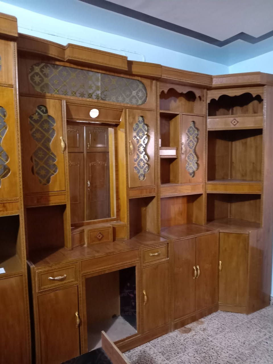 للبيع
للبيع 
غرفة نوم   اخت الجديدة  
السعر 900 وبيها مجال اتصل واتدلل 
***********
